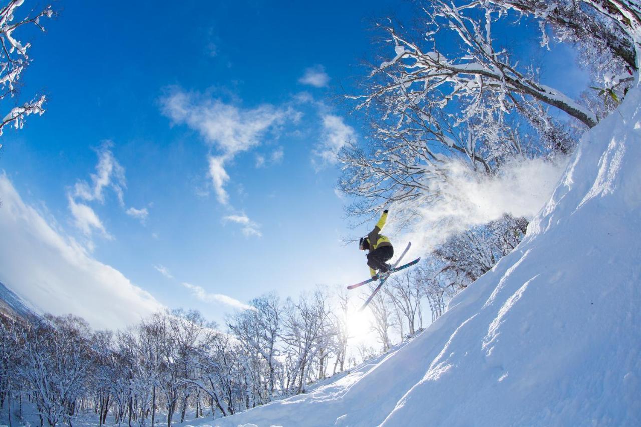 Midtown Niseko Hotel Exterior photo